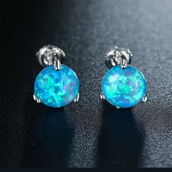 💙💙BACK IN STOCK💙💙INSANELY GORGEOUS!! BLUE GenuineOPAL Martini Cut Studs 💙💙 - Picture 1 of 11